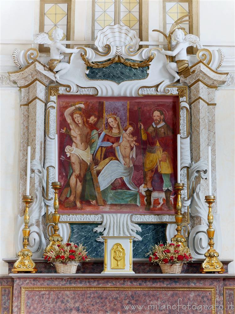 Momo (Novara) - Finta ancona dell'altare dell'Oratorio di San Rocco